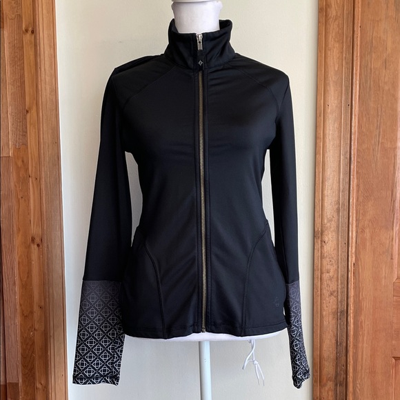 Satva Jackets & Blazers - SATVA Women's Black Athletic All Over Print Jacket with Patterned Sleeves